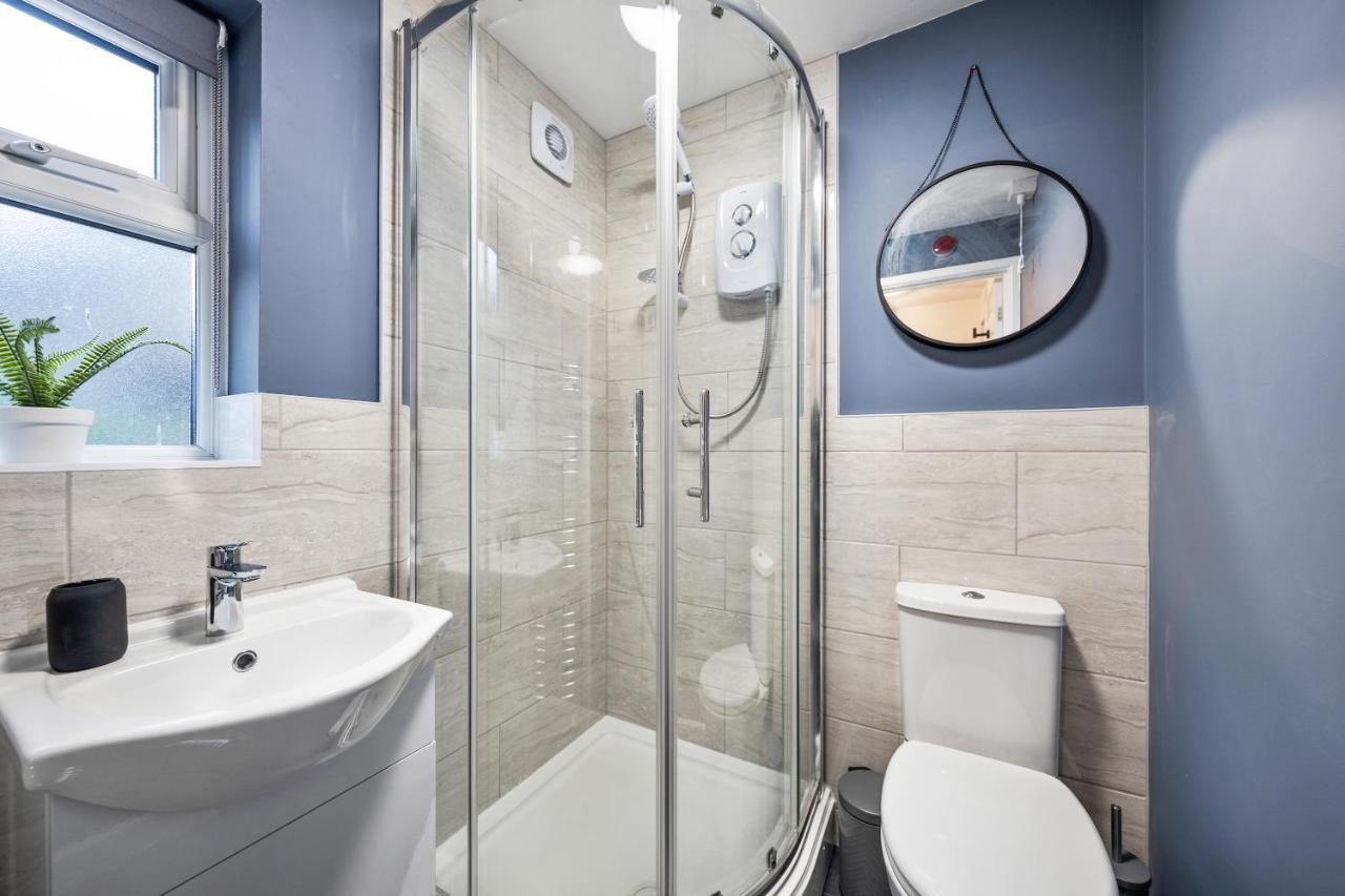 7 Bedroom House Ensuite Rooms, Fully Equipped Kitchen, Free Wifi, Tvs In All Rooms City Centre Close To A46 Inspire Homes Coventry Exterior foto