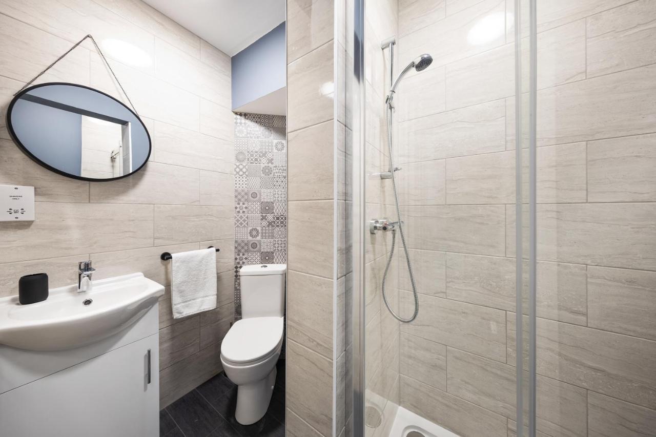 7 Bedroom House Ensuite Rooms, Fully Equipped Kitchen, Free Wifi, Tvs In All Rooms City Centre Close To A46 Inspire Homes Coventry Exterior foto